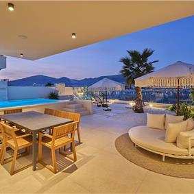 Selection of 5 bedroom seafront villas with pool on Ciovo near Trogir, sleeps 10